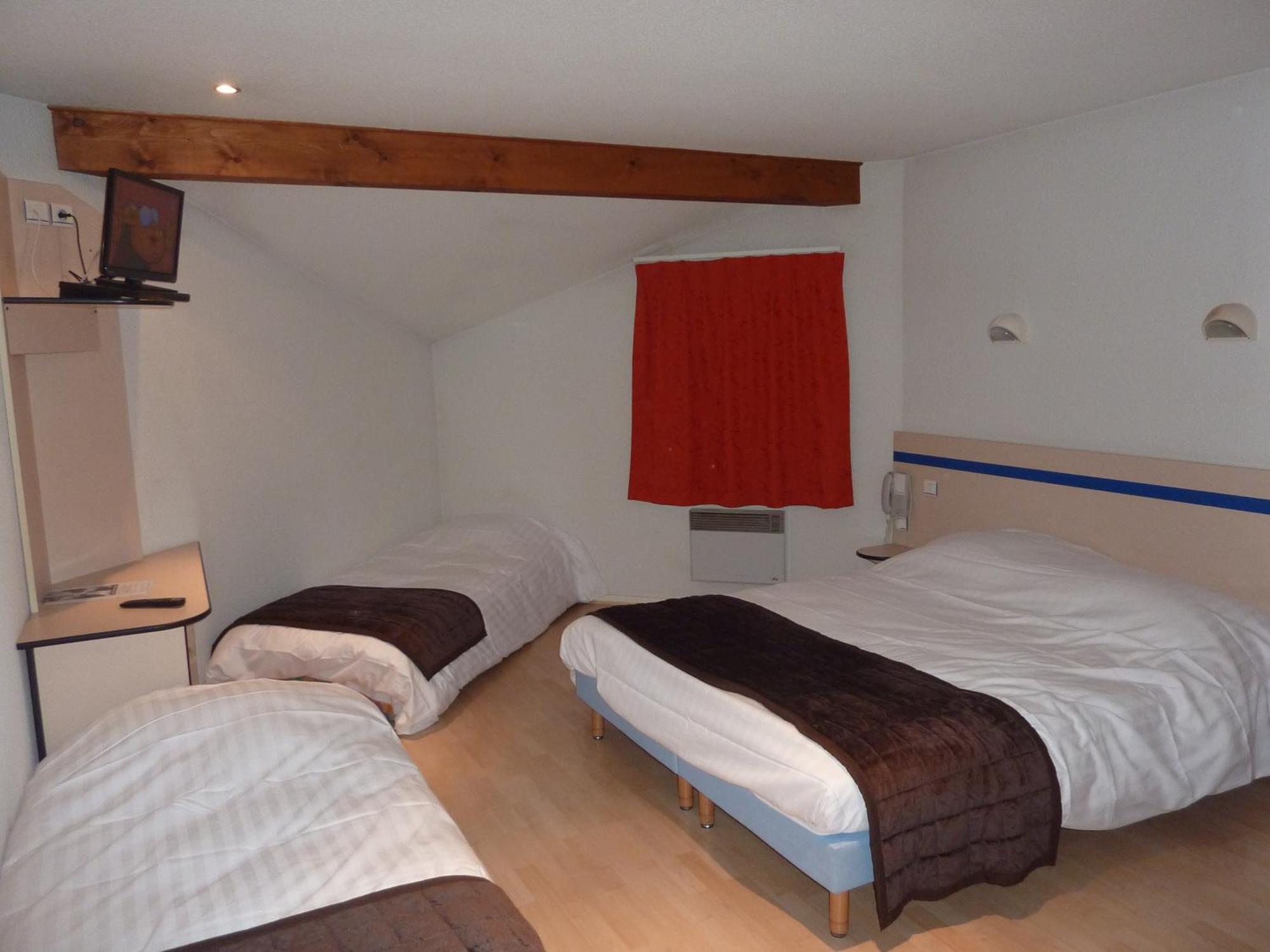 Lac'Hotel France Montreal La Cluse Room photo